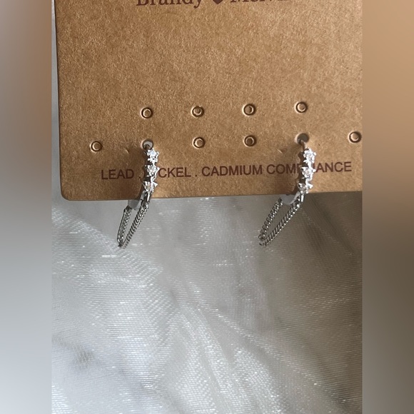 Brandy Melville💖MINI DROP HOOP EARRINGS - Picture 11 of 12